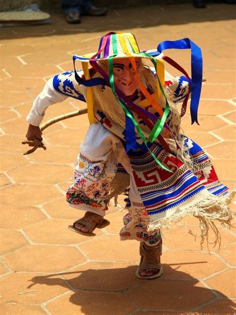 La Danza de los Viejitos. Tradiciones de Michoacan | Viajes en mexico ...