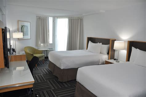 Nanaimo Hotel Rooms with Ocean Views | Coast Bastion Hotel