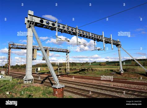 Upgrading the 25kv overhead line equipment at Harrowden Junction, near ...