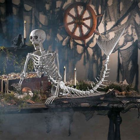 Awesome Spooky Halloweeen Home Decoration Ideas 34 - HMDCRTN