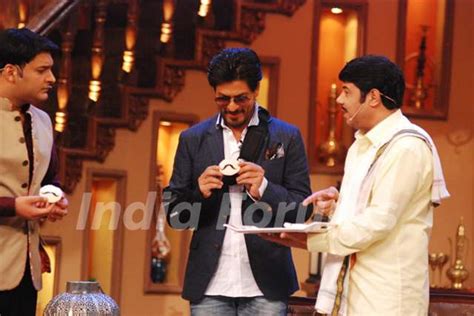 Cast of Chennai Express on the sets Comedy nights with Kapil Sharma Media