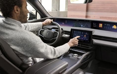 Lincoln's latest luxury cruiser is a Google-powered smartphone on wheels - TheStreet