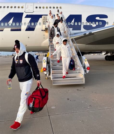 Kansas football arrives in Memphis for first bowl game in 14 seasons, but Jayhawks not ...