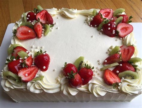 Pin by Padrini Laura on dolci | Fresh fruit cake, Cake decorating, Desserts