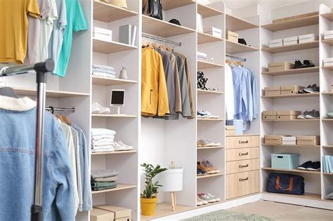 Designing The Perfect Fitted Wardrobe: Shelves Vs Drawers Vs Hanging ...