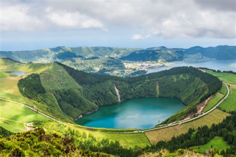 Azores - Green Volcanic Islands in the Atlantic Ocean | Travelmyne.com