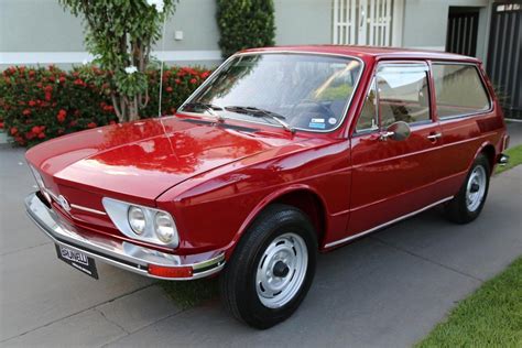 Volkswagen Brasilia 1976 liderança absoluta - Carros Antigos