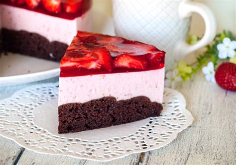 Low Calorie Strawberry Mousse Cake – Fit Diary