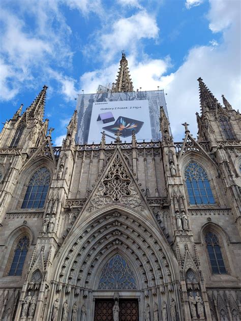 The Barcelona Cathedral... Brought to you by Samsung : r/mildlyinfuriating