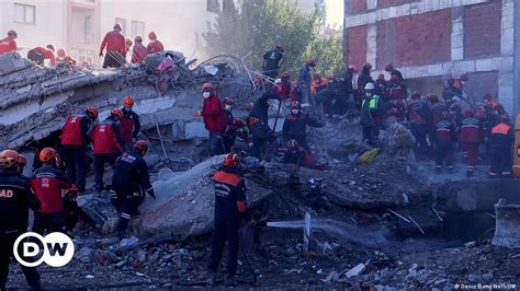 Rescuers sift Izmir rubble after Aegean quake – DW – 11/03/2020