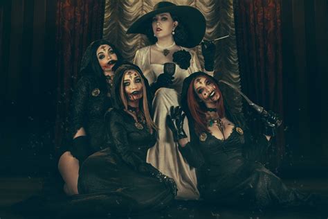 RE8 Cosplay: Lady Dimitrescu and Daughters Get Together for Family Portrait