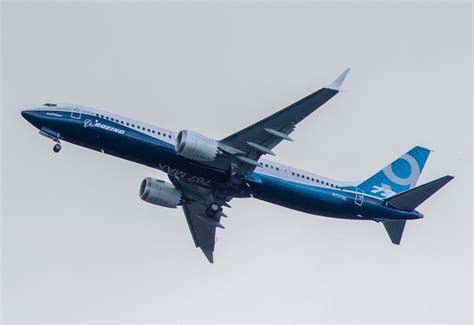 Exclusive: U.S. Commercial Pilot Addresses Boeing 737 MAX Safety - Live ...