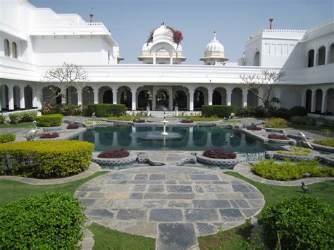 India's Famous Hotels: Taj Hotel Udaipur