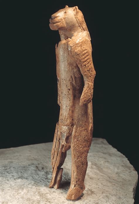 Löwenmensch / Lion Man of Hohlenstein Stadel, ca. 40.000 BCE : r/museum