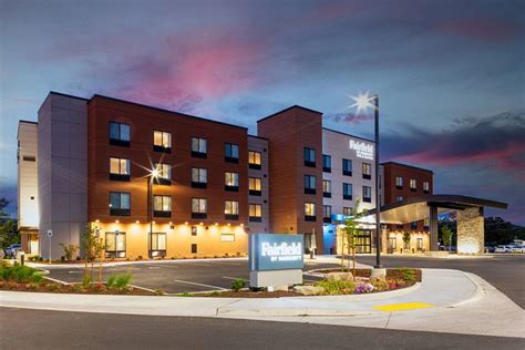 FAIRFIELD INN & SUITES MEDFORD $139 ($̶1̶7̶8̶) - Updated 2023 Prices & Hotel Reviews - OR