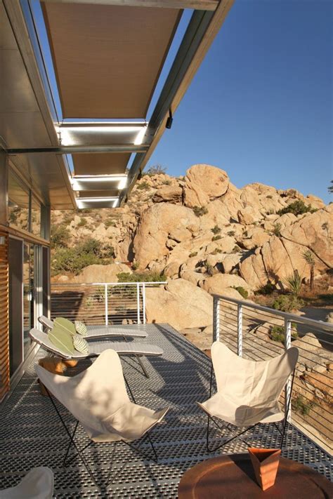 Prefab house in desert, California: Modern Prefab Modular Homes - Prefabium