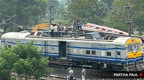 Overnight at the Odisha train accident site — 1,000 workers, heavy machinery | India News - The ...