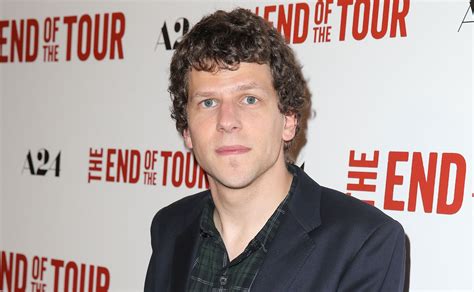 Jesse Eisenberg Clarifies His Comments Comparing Comic-Con to Genocide ...