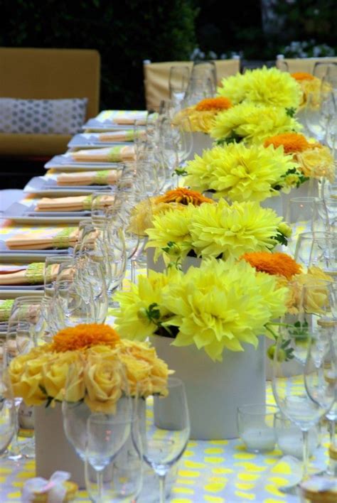 dinnerplate dahlias! | Green centerpieces, Table decorations, Wedding flowers