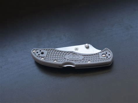 Announcing Spyderco's Delica 5: Now With Thumb Stud