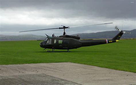 Bell UH-1 Iroquois "Huey" [2] wallpaper - Aircraft wallpapers - #3749