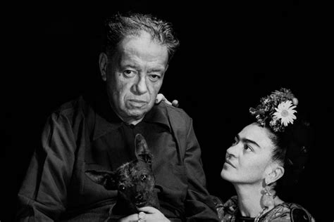 Diego Rivera And Frida Kahlo Kissing