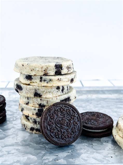 Cookies and Cream Sugar Cookies - The Frosted Kitchen