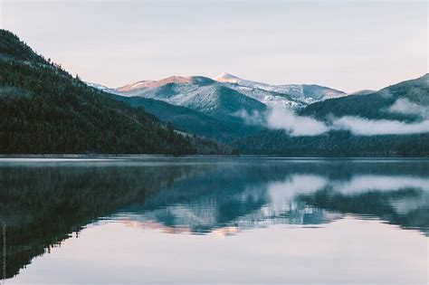 «Beautiful Sunrise Reflected In Mountain Lake.» del colaborador de Stocksy «Justin Mullet» - Stocksy