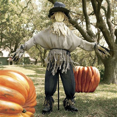 Giant Lifesized Scarecrow | Scarecrow, Scarecrow decorations, Scarecrows for garden