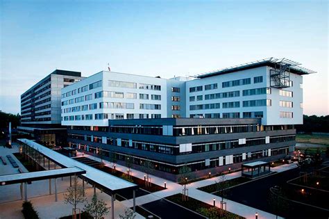 TOP 5 Hospitals for Lung Cancer Treatment in Germany. BookingHealth