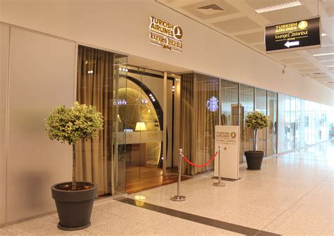 Review: Turkish Airlines Arrivals Lounge Istanbul - Live and Let's Fly