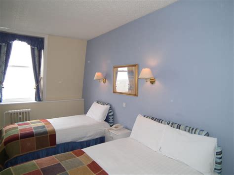 Bedrooms - North Euston Hotel