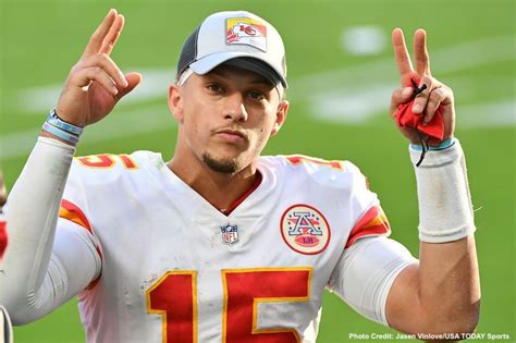 Patrick Mahomes Remains MVP Favorite – Sports As Told By A Girl