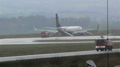 Incident: RyanAir B738 at Limoges on Mar 21st 2008, ran off runway ...