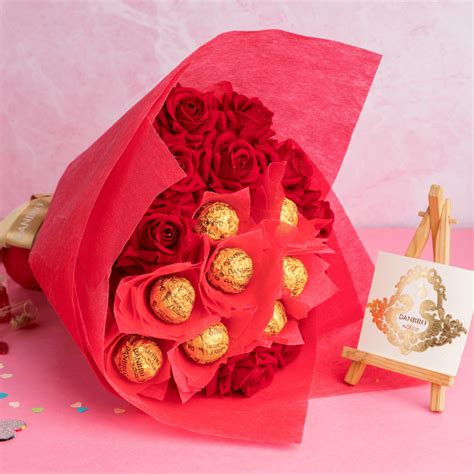 Surprise Your Valentine with a Beautiful Chocolate Bouquet - Fast ...