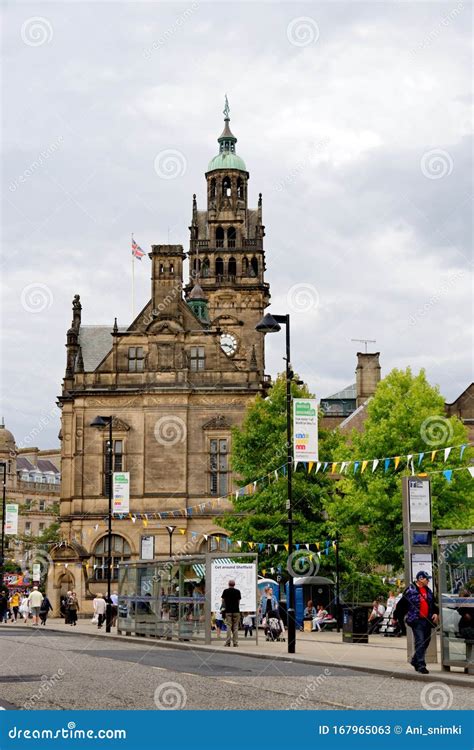 Clock Tower of Sheffield Town Hall, South Yorkshire, UK Editorial Stock ...