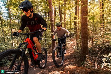 Specialized Levo vs. Kenevo: More travel = more fun? | E-MOUNTAINBIKE Magazine