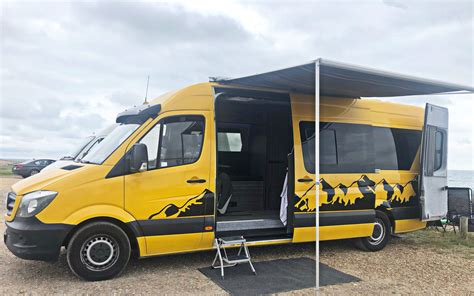 Happy yellow camper | Quirky Campers