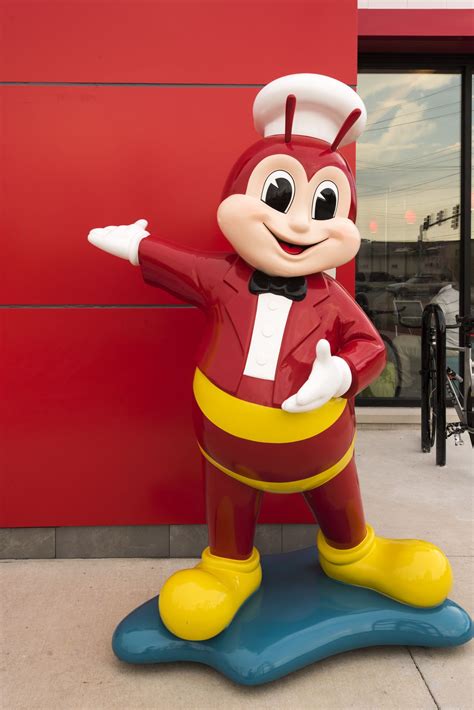 Jollibee's Long-Awaited Unveiling Brings the Philippines to Chicagoland - Eater Chicago