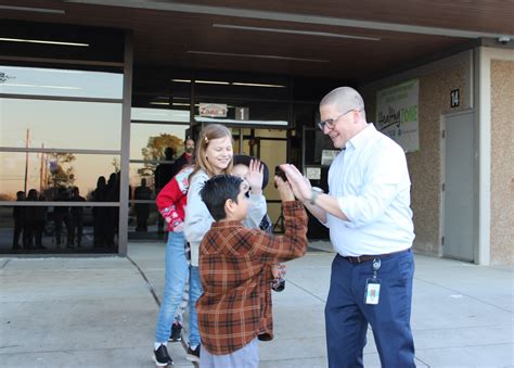 Day one: New Arlington ISD superintendent rolls up his sleeves as he starts tenure | Fort Worth ...