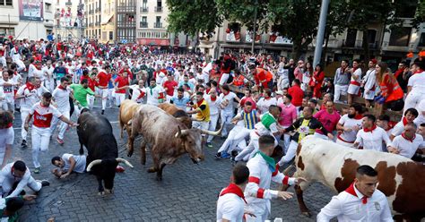 Spain: Runners Gored at Pamplona Bull Run