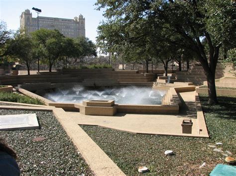 Fort Worth Water Gardens, Fort Worth