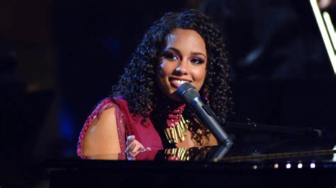 Watch MTV Unplugged Season 1 Episode 8: Alicia Keys Unplugged - Full show on CBS All Access