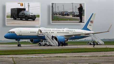 A Quick Look at the Boeing C-32A Flying as Air Force 2 Into Detroit And The Vice-Presidential ...