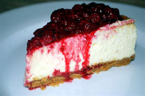 Lucy's Ladle: Cheesecake with Raspberry topping