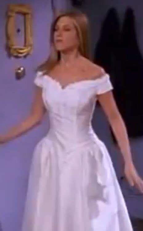 Jennifer Aniston Is a Beautiful Bride! See Her Wedding Dress Onscreen ...