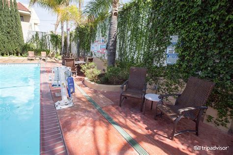 Hollywood Hotel Pool: Pictures & Reviews - Tripadvisor