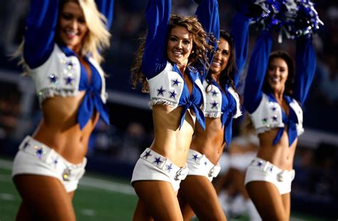 Why Are the Dallas Cowboys Cheerleaders so Popular?