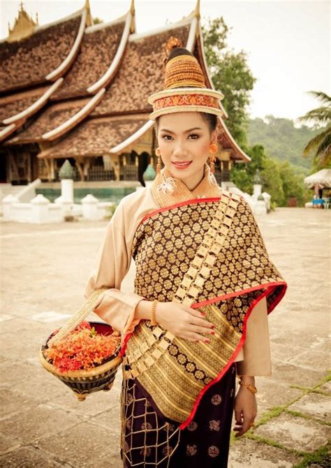 Lao traditional sinh Thai Wedding Dress, Wedding Outfit, Laos Culture, Laos Wedding, Korean ...