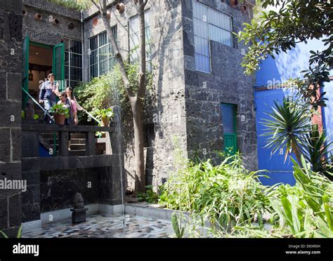 Museo Frida Kahlo jardines en Coyoacán en la Ciudad de México DF Fotografía de stock - Alamy